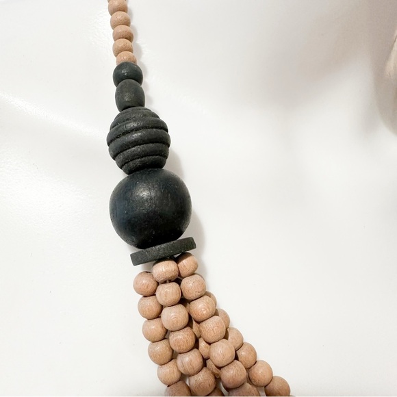 Vintage Wooden Beaded Layered Necklace Neutral Brown Black - Picture 3 of 4